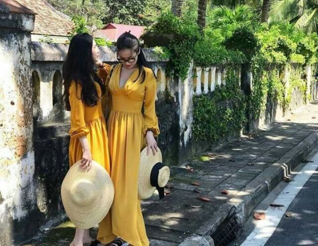 Đầm maxi vàng tay dài hot 2019