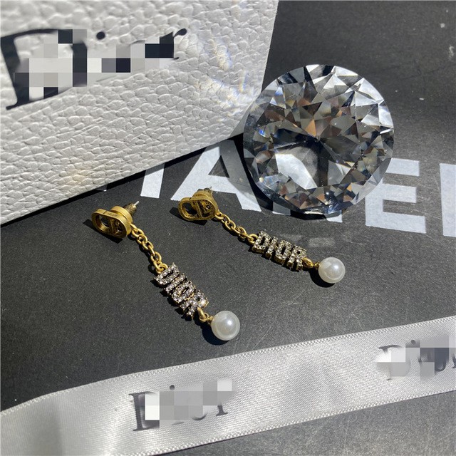 Khuyên tai các mẫu hot năm 2021