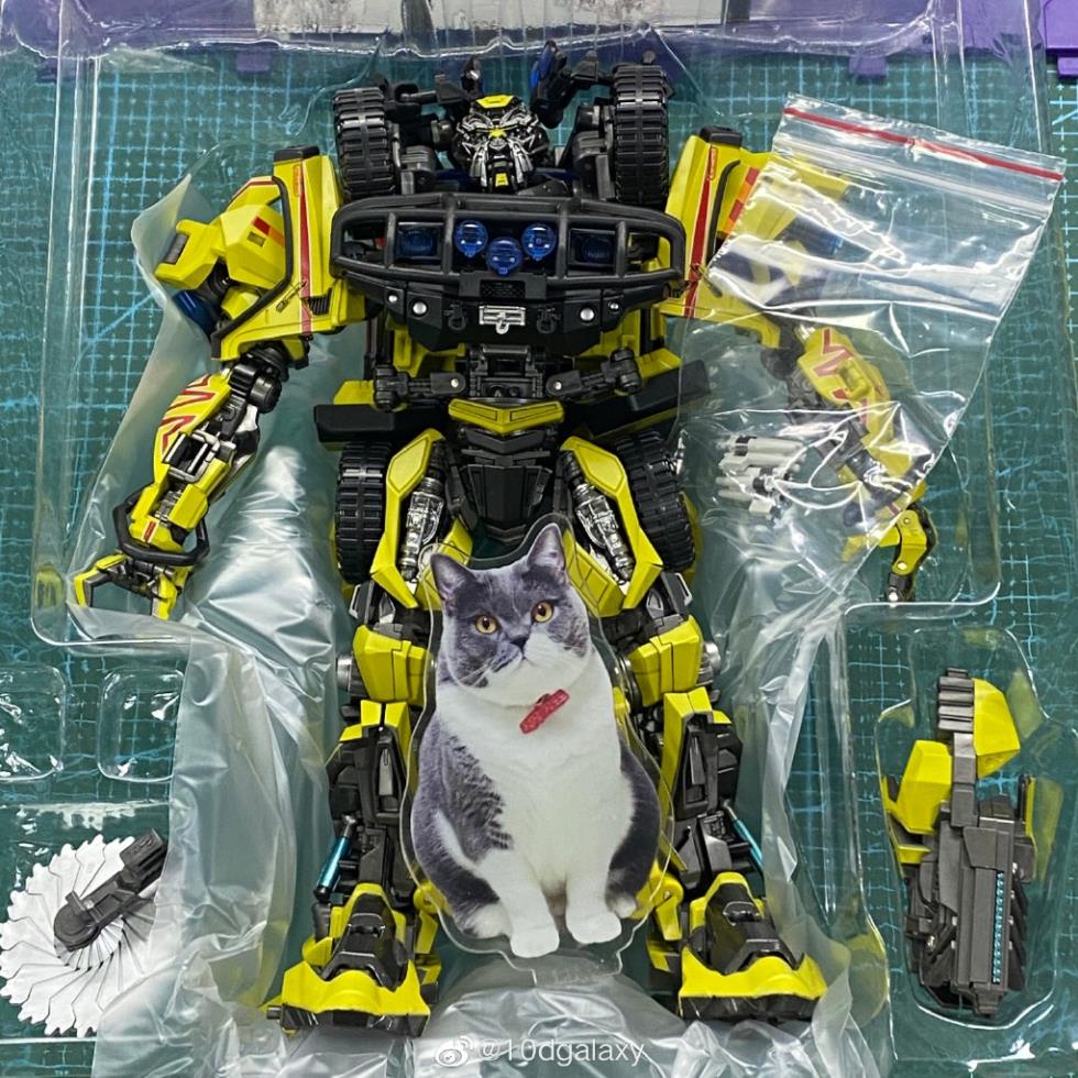 Mô hình transformers T11 Ratchet T-11 - MPM11KO Oversized
