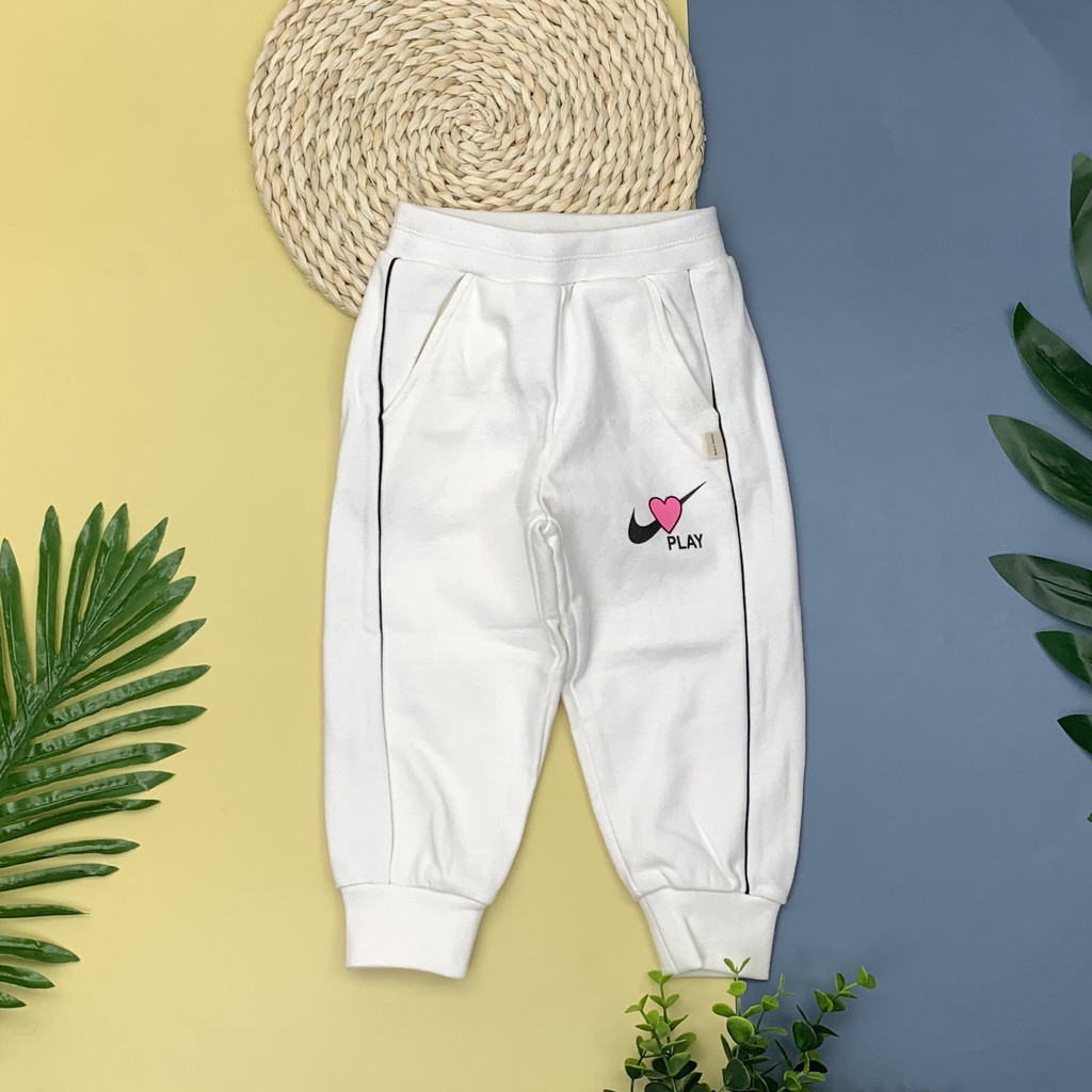 Quần nỉ da cá dày, dài in hình trái tim, viền lé bé trai, bé gái size 9-14T, cho bạn từ 26-40kg. Chất nỉ da cá dày ấm