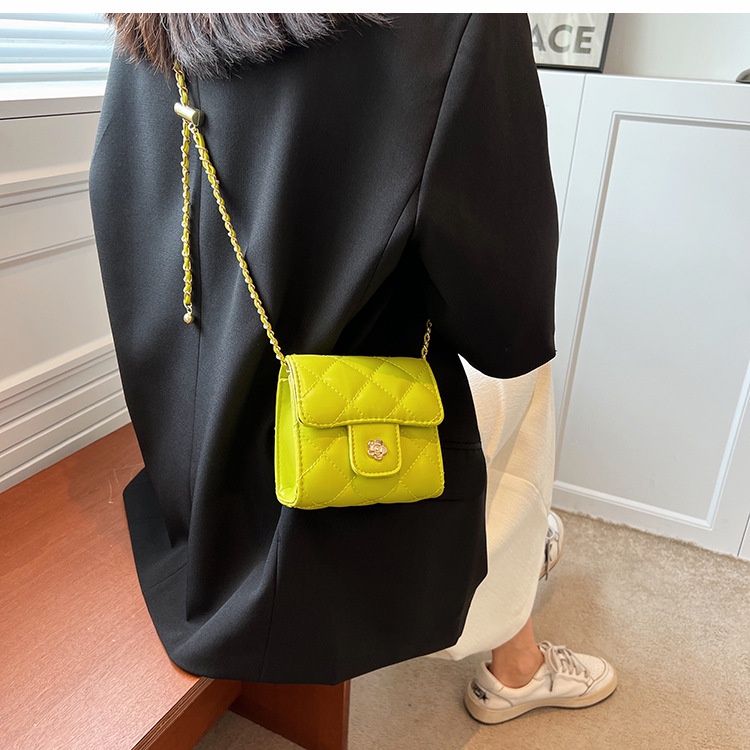 Túi đeo vai IELGY dáng hộp vuông họa tiết hình thoi phối dây xích thời trang cho nữ