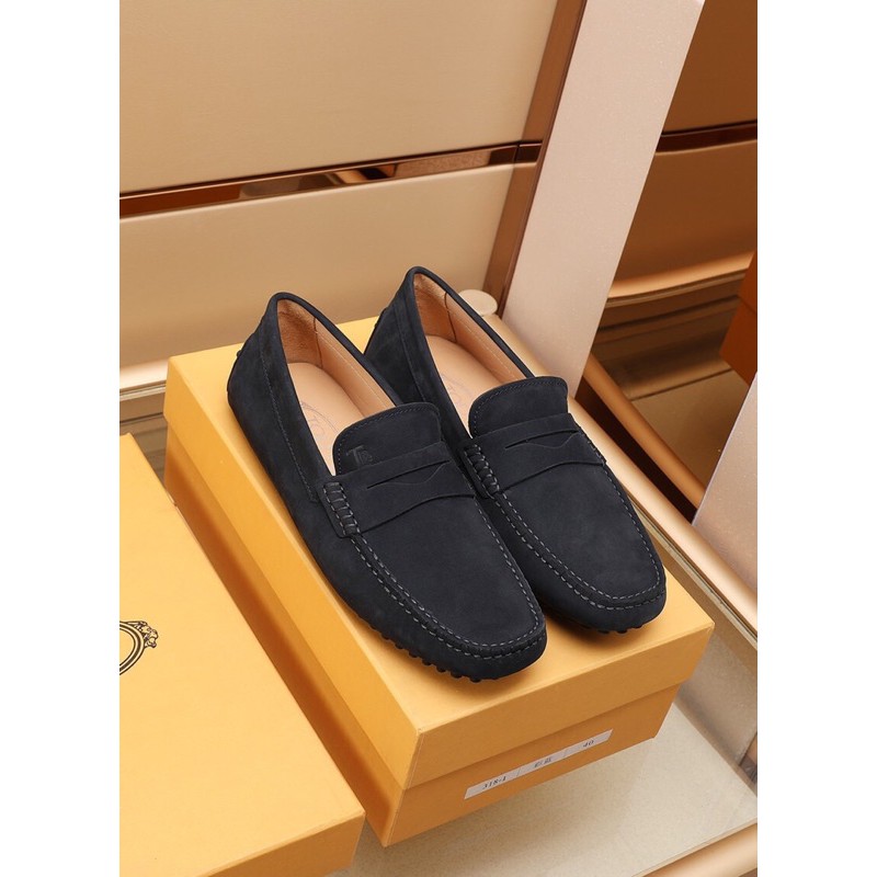 Giày lười thời trang nam da thật cao cấp TOD’s thiết kế phong cách hiện đại, lên chân cực nhẹ nhàng.