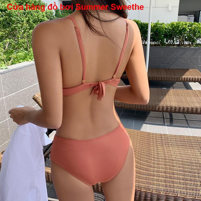 Áo tắm bikini gợi cảm của phụ nữ ngực nhỏ màu hồng Hàn Quốc tập hợp chia tam giác mỏng