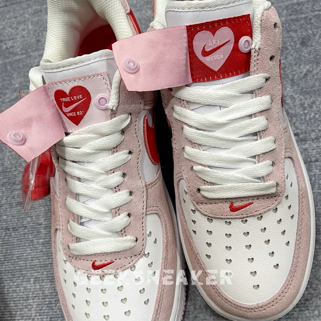 [GeekSneaker] Giày thể thao Air Force 1 - QS Valentine's Day Love Letter | BigBuy360 - bigbuy360.vn
