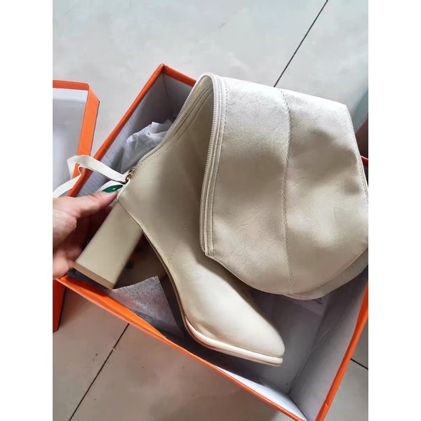 Bốt Đùi Nữ Cổ V Boot Cao Cổ Khóa Sau Da Lì Gót Vuông 7cm F69 | BigBuy360 - bigbuy360.vn