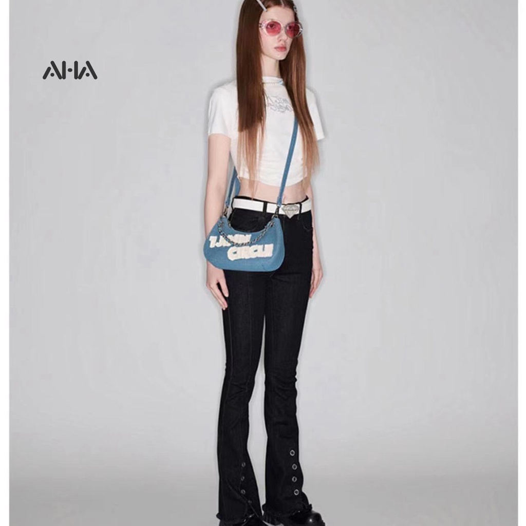Túi xách AHA official denim cỡ lớn thêu họa tiết phối dây xích thời trang