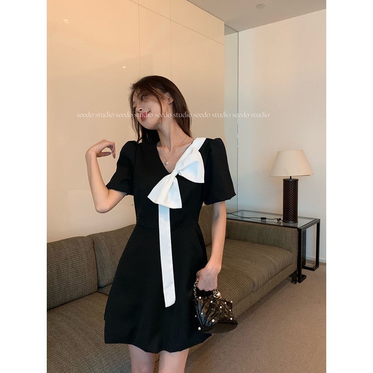 Đầm Tay Phồng Ngắn Cổ Chữ V Dáng Rộng Phong Cách Hàn Quốc Thời Trang Cho Nữ