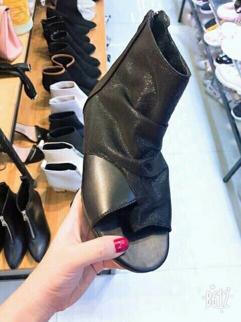 Bốt xỏ ngón siêu đẹp | BigBuy360 - bigbuy360.vn