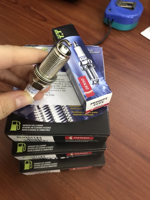 Bugi Denso Platium PKH20TT cho xe Innova, Fortuner...