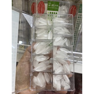 móng úp HSM, Jieliya oran  nhọn ngắn