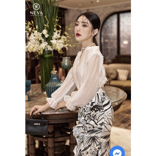 NeVa newtag set áo trắng và chân váy hoạ tiết nguyên tag M/L