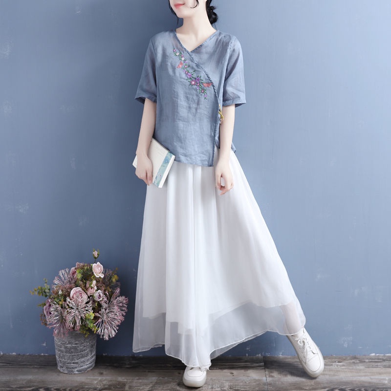 Áo Thun cotton Lanh Mỏng Mùa Hè 2022 Tay Ngắn Cổ Chữ v Cài Nút Gỗ Ô Liu Thêu Họa Tiết Phong Cách Dân Tộc Cổ Điển Cho Nữ
