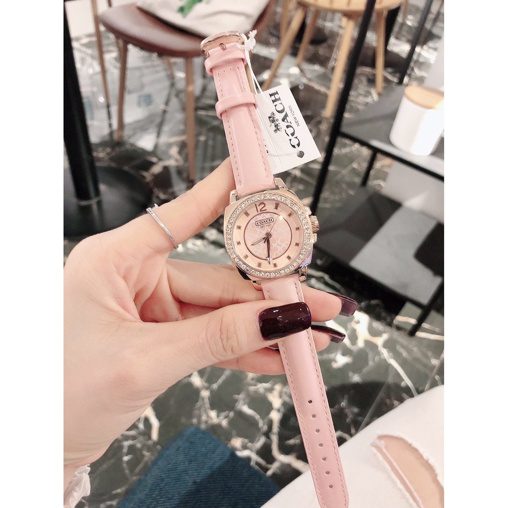 Đồng Hồ Nữ Coach Boyfriend Dây Da Màu Hồng , Size 34mm , Viền Hạt ( 💗𝐐𝐮̀𝐚 𝐭𝐚̣̆𝐧𝐠 𝟏𝟒/𝟐 𝐬𝐢𝐞̂𝐮 𝐬𝐚𝐧𝐠💗)