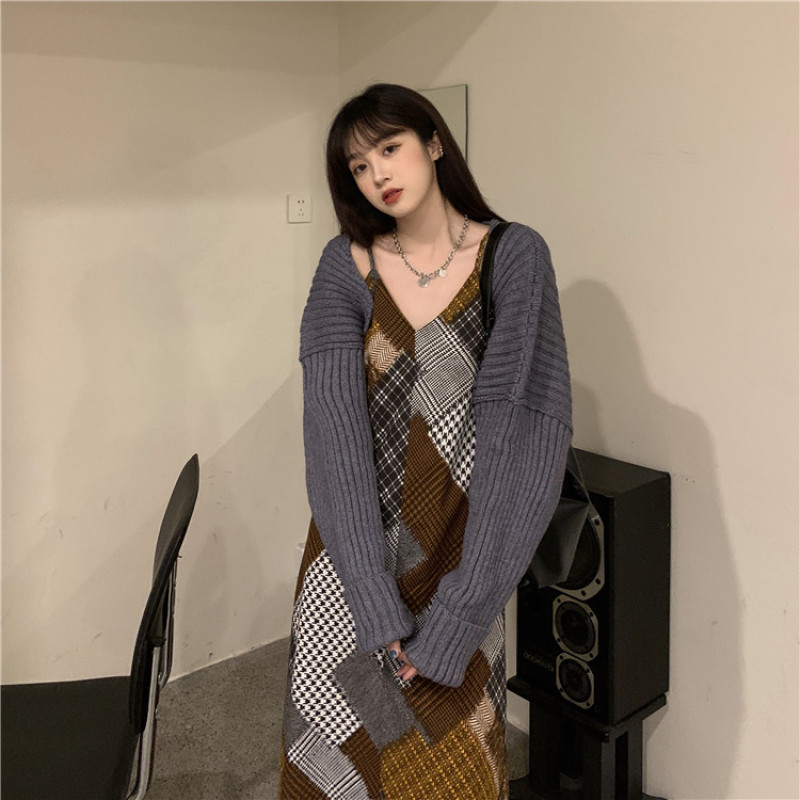 Đầm dài không tay hai dây cổ V họa tiết cá tính cho nữ | BigBuy360 - bigbuy360.vn