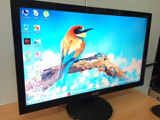 Màn hình LCD máy bàn