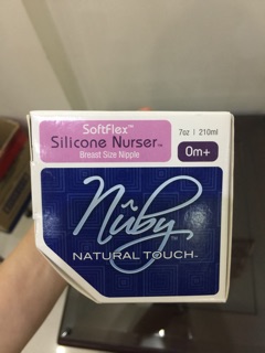 Bình sữa NUBY NATURAL SOFTFLEX SILICONE NURSER 210ml