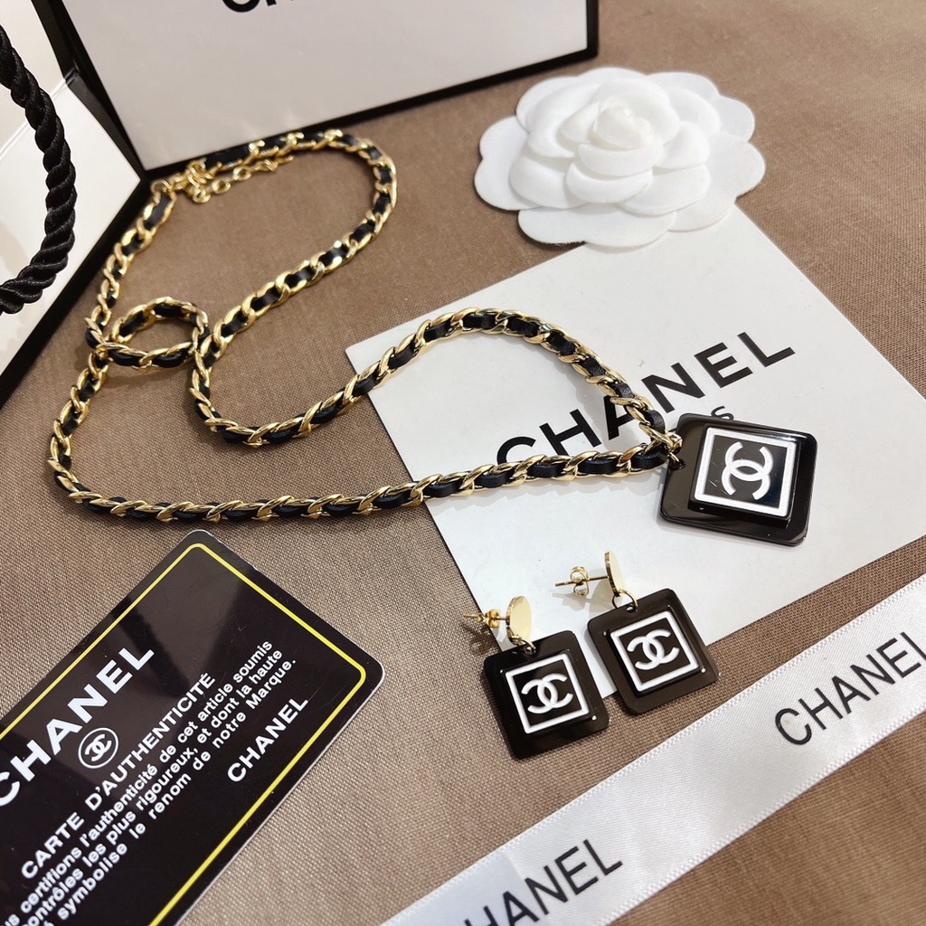 Vòng cổ Chanel Bằng Thép Titan Không Phai Phong Cách retro Cá Tính