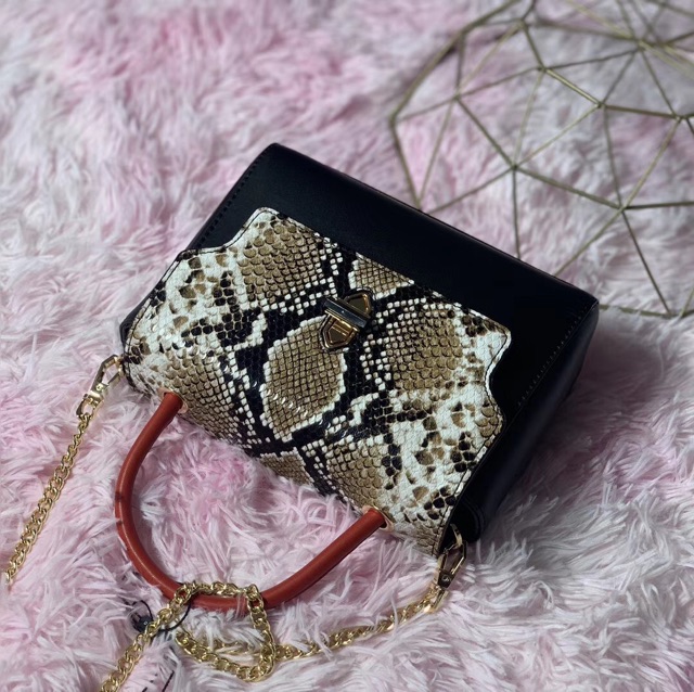 𝐓𝐮́𝐢 𝐏𝐞𝐝𝐫𝐨 tay cầm mẫu mới