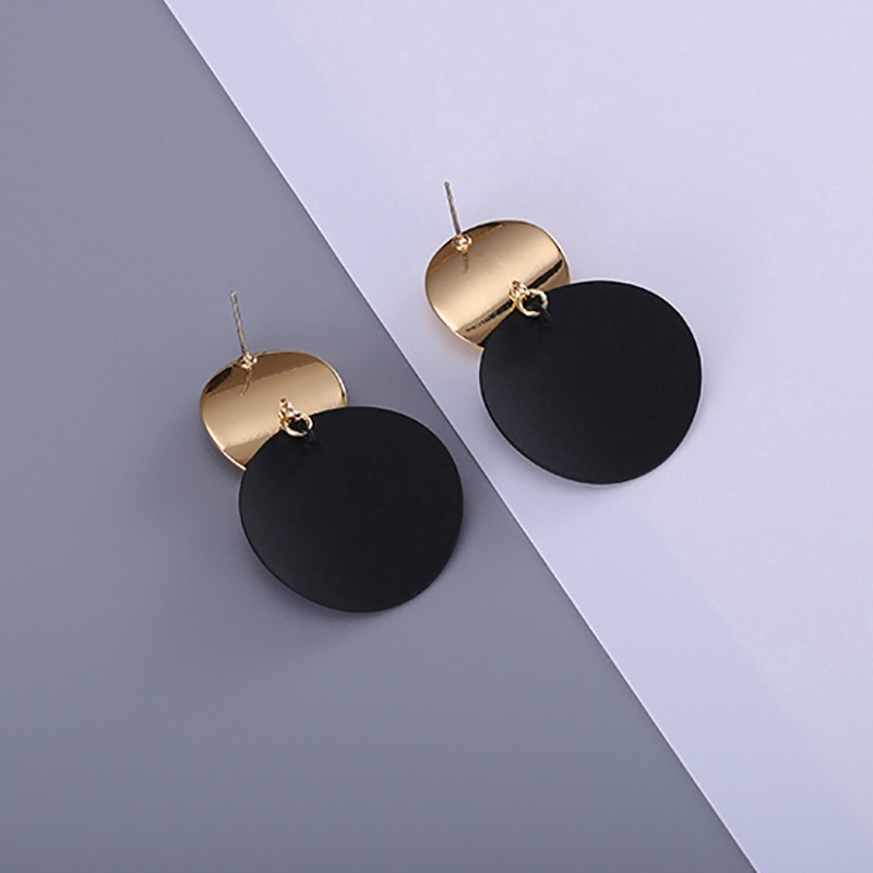 Đôi bông tai bằng kim loại hình tròn sáng tạo