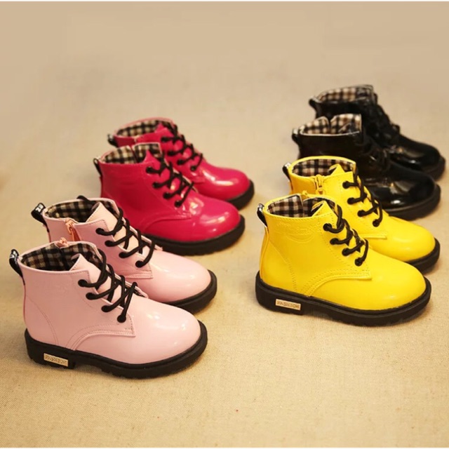 boot da bóng ngắn cổ