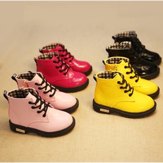 Boot da bóng ngắn cổ