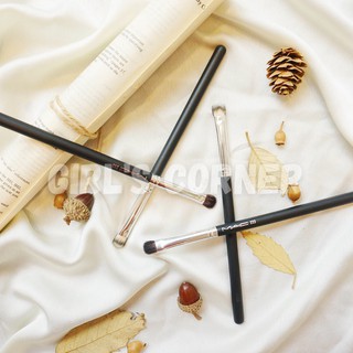 Cọ tán bầu mắt - mí dưới M 233