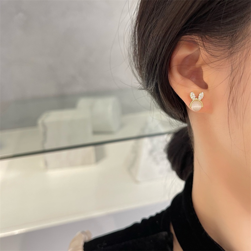 Khuyên Tai Hình Thỏ Đính Đá Lấp Lánh Phong Cách Hàn Quốc
