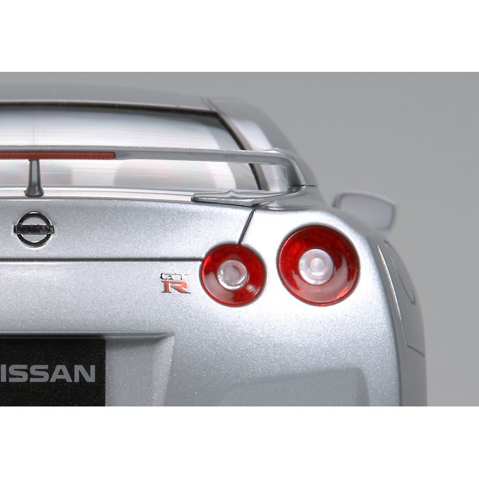 24300 NISSAN GT-R  - GDC