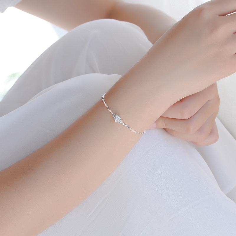 Vòng tay đính pha lê hình lục giác màu bạc chỉnh được kiểu Hàn | BigBuy360 - bigbuy360.vn