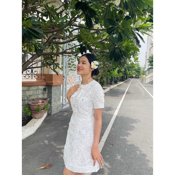 Đầm ren dư tiệc trăng tinh khôi thanh lịch sang trọng