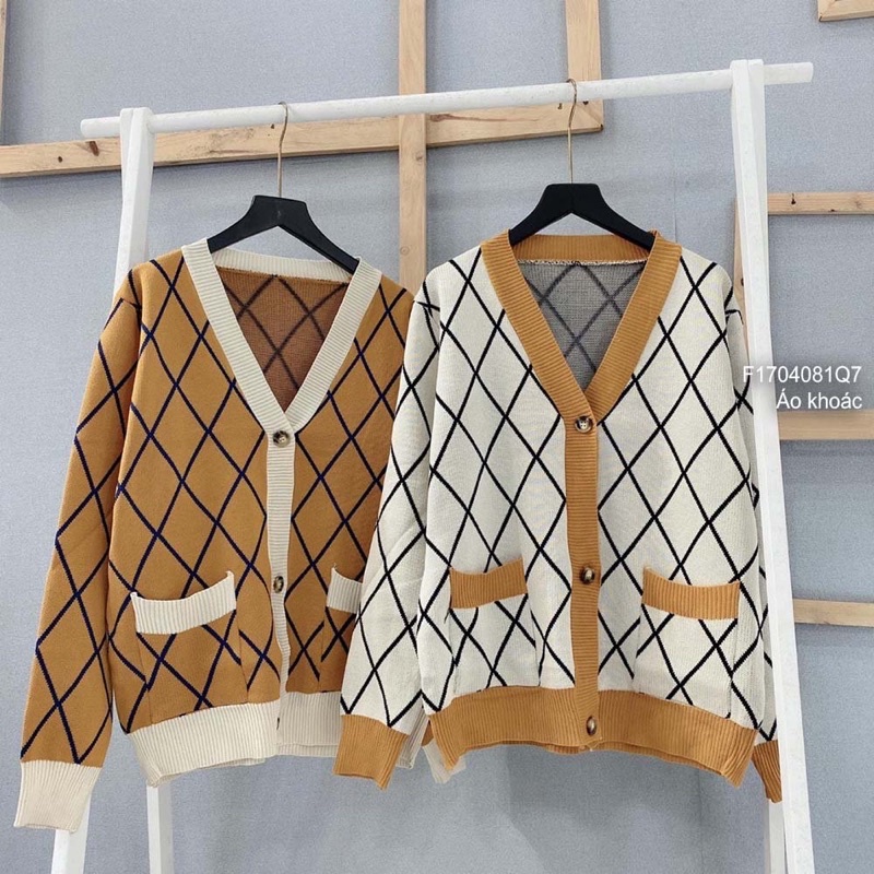 Áo khoác len caro phối viền