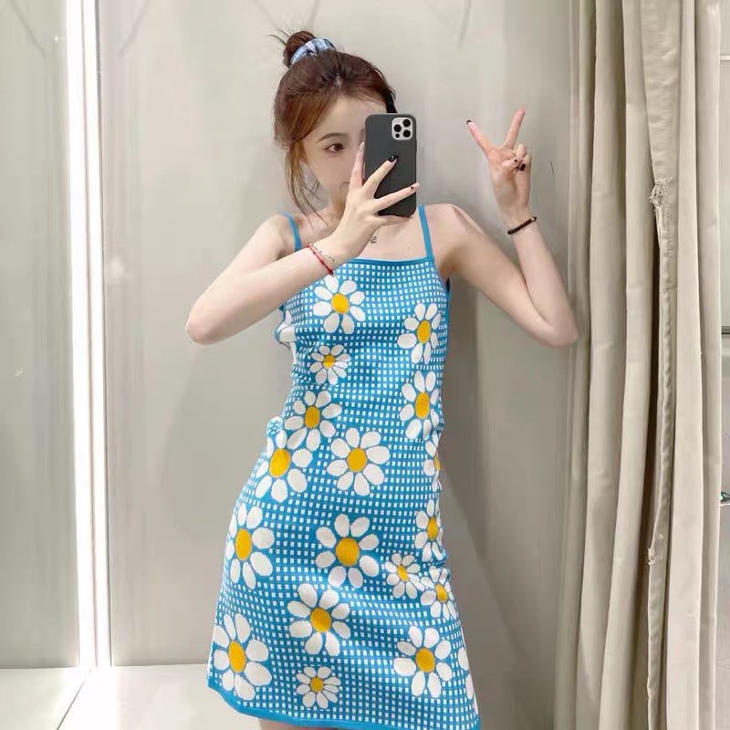 Váy dệt kim caro hoạ tiết hoa cúc Zara tuồn👉Order 7-10ngày