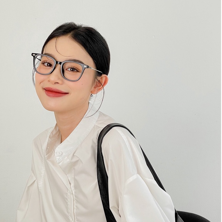 Kính gọng vuông nam nữ LILYEYEWEAR càng thanh mảnh thiết kế cao cấp thời trang tinh tế 01205