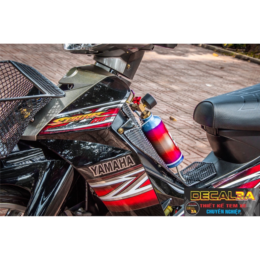 Tem Sirius Spark xe đen phối tem đỏ bạc