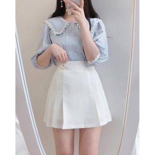 Set 2hand chọn live stream: áo cổ to màu xanh baby, chân váy xếp ly trắng ngắn