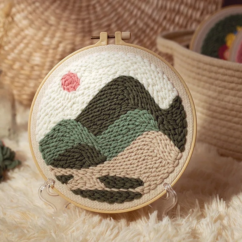 TRANH THÊU LEN HANDMADE VẢI POKE NGA PUNCHNEEDLE