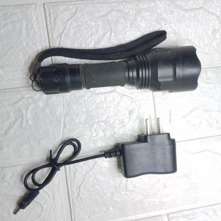 Sạc cho đèn pin bằng sắt cầm tay loại pin rời