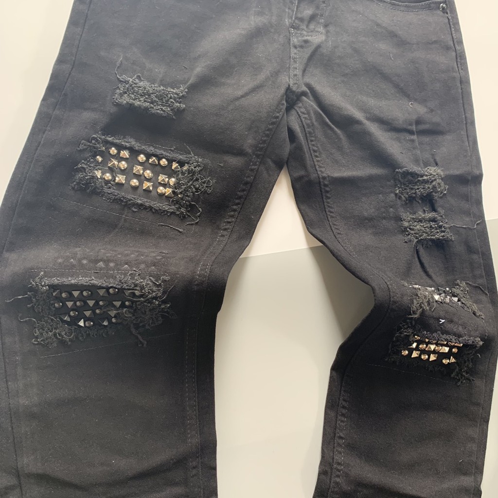 Quần Jean Côn Nam Rách Phối Tag Đá Sắt Đen Bạc Cực Đỉnh