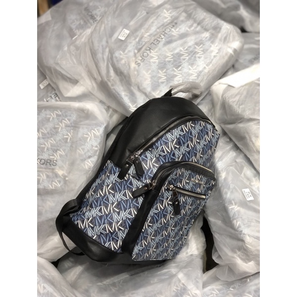 TNS-Balo form vuông vừa laptop siêu hottrend M•K backpack-tone navy chữ logo đặc trưng cá tính