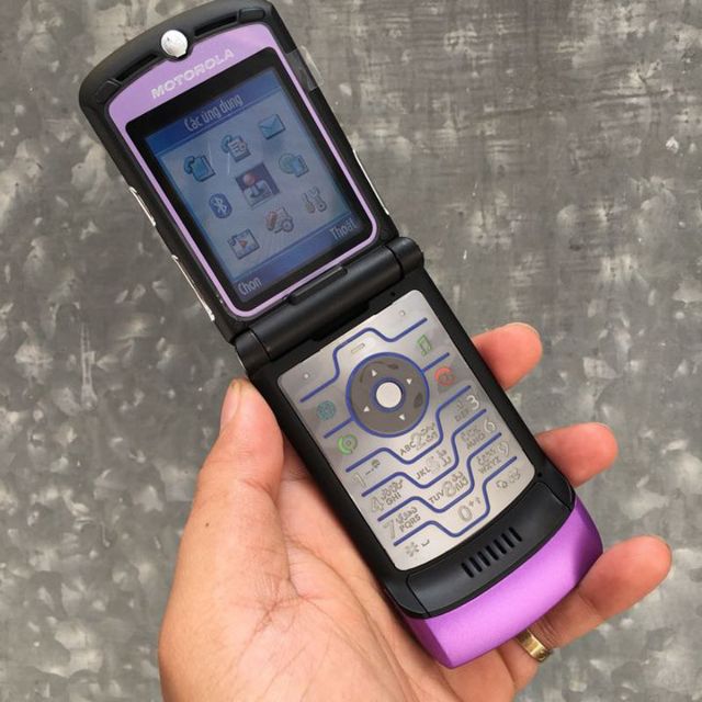 Motorola V3i cổ chính hãng kèm xạc