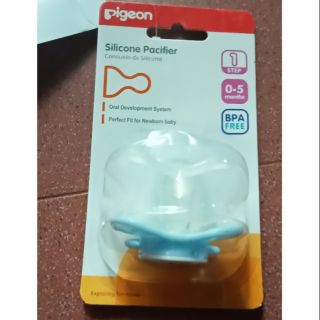 Ti ngậm pigeon cho bé