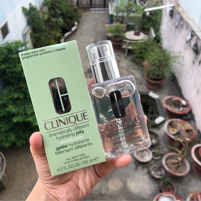 DƯỠNG DA CLINIQUE DRAMATICALLY DIFFERENT HYDRATING JELLY