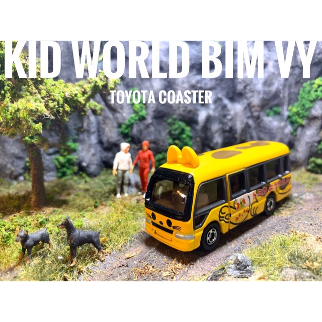 Xe mô hình Tomica Disney Bus Toyota Coaster. MS: 569.