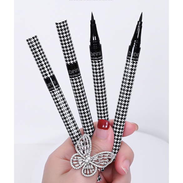 Bút kẻ mắt nước Bobeini vỏ Caro Eyeliner (M3)