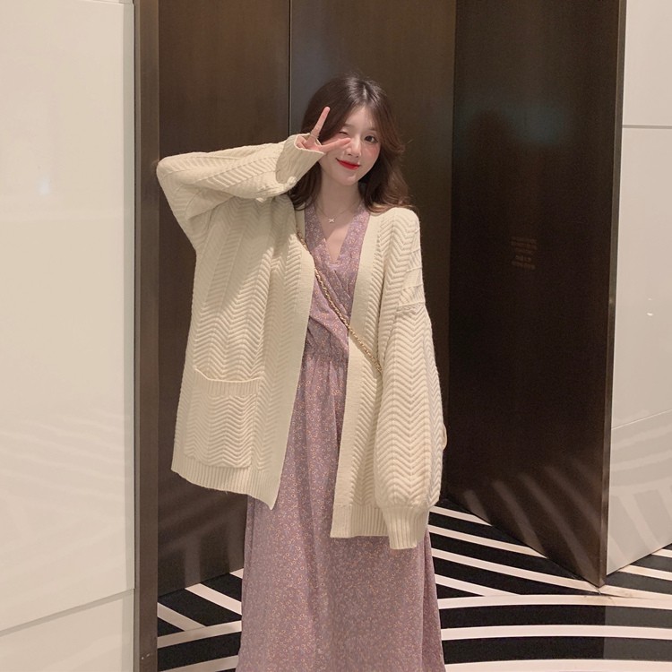 Set Váy Dài Nữ Cổ V Hoa Nhí Màu Tím + Áo Cardigan Dây Bện Nữ Tính