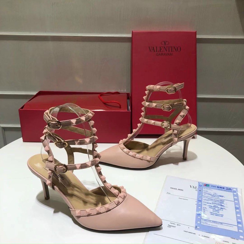 Sandal cao gót Valentino đinh tán