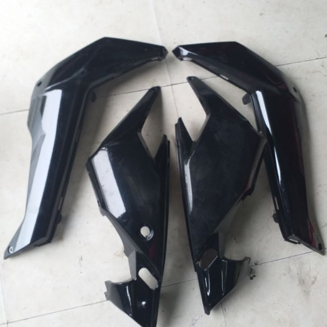 Bộ ốp yên xe và ốp bình ắc quy xe máy điện Xmen