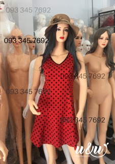 Manocanh nữ tạo dáng