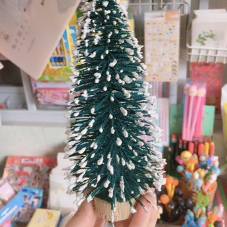 Cây thông noel đơn giản để bàn trang trí giáng sinh giá rẻ có sẵn