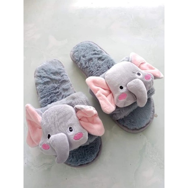 Dép mang trong nhà cao cấp.